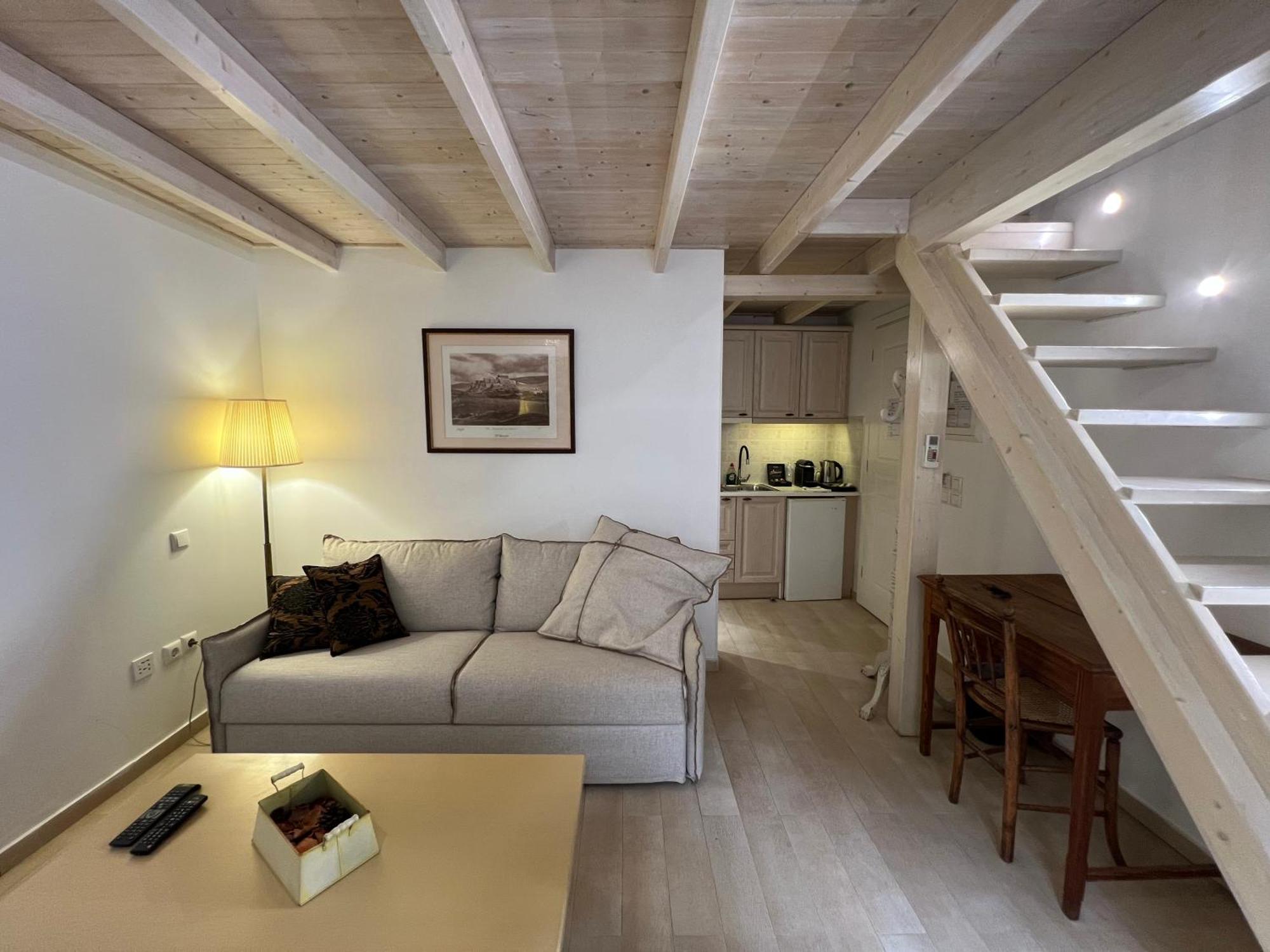 Portadelmare Deluxe Suites Hydra  Exterior photo