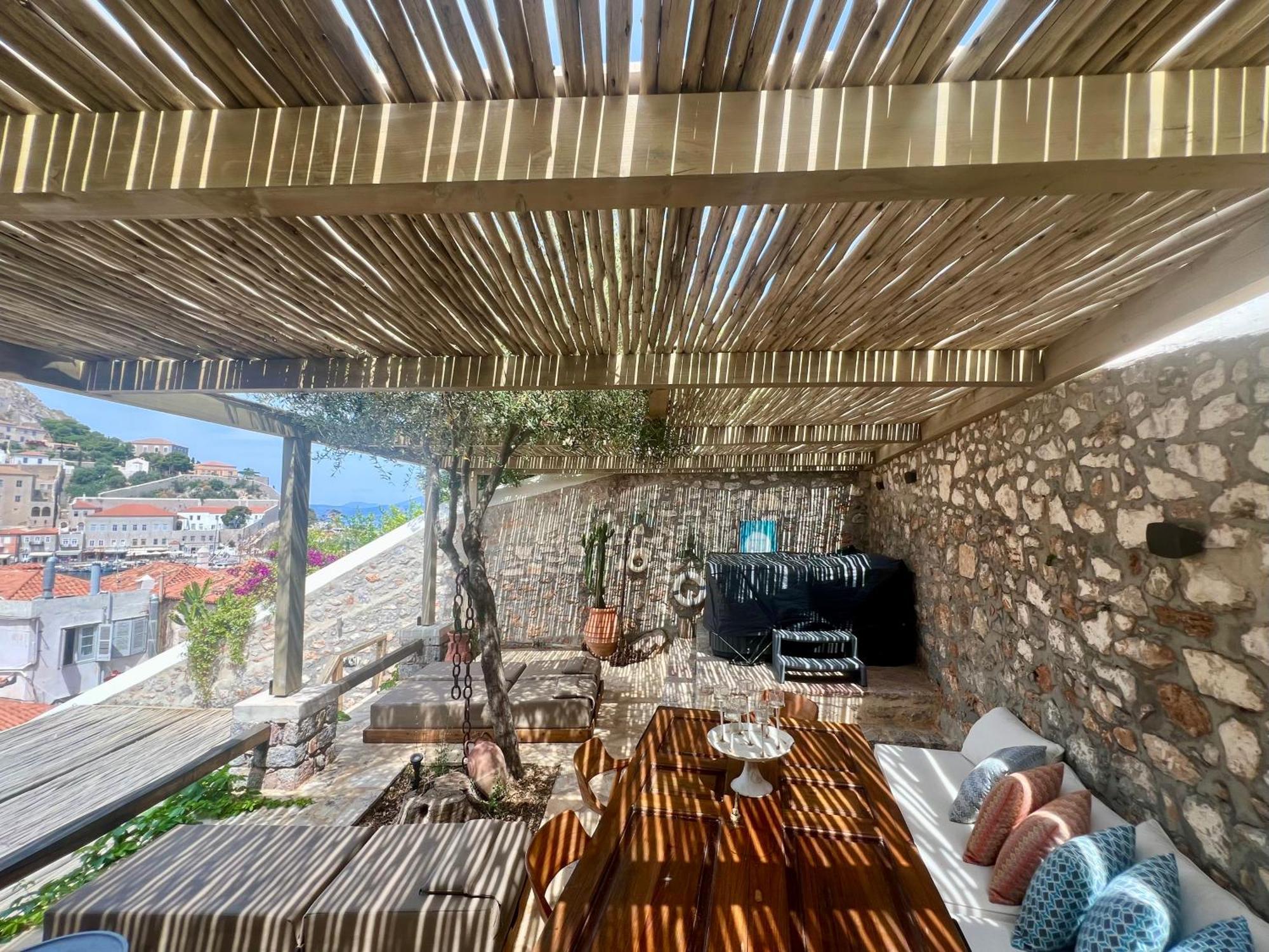 Portadelmare Deluxe Suites Hydra  Exterior photo